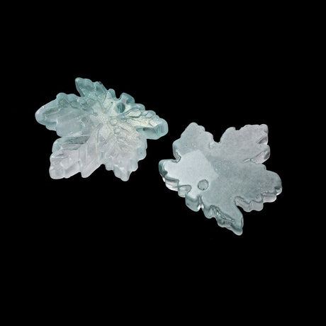 Ahornblad Glas Vedhæng – Turkis (16x16x4mm) 8 stk - Uniq Perler - 