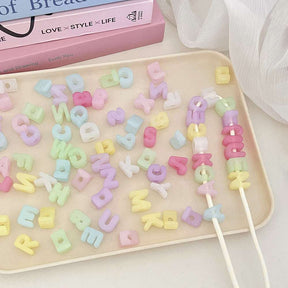 Akryl Bogstav Perler – Jelly Effekt, Farve Mix (20mm) 500 g - Uniq Perler - 126174