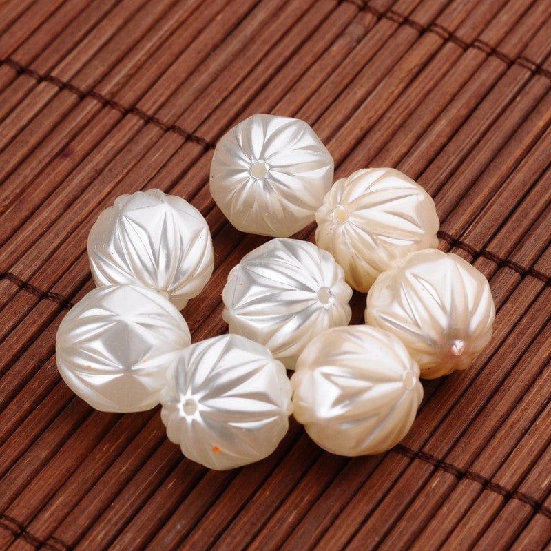 Akryl Perler Med Flot Mønster, Hvid, 14x13mm, 10 stk. - Uniq Perler - 111823