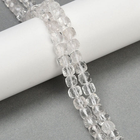 Bjergkrystal – Mange Facetteret Kube Form (6 - 7x6 - 7mm) - Uniq Perler - 115244