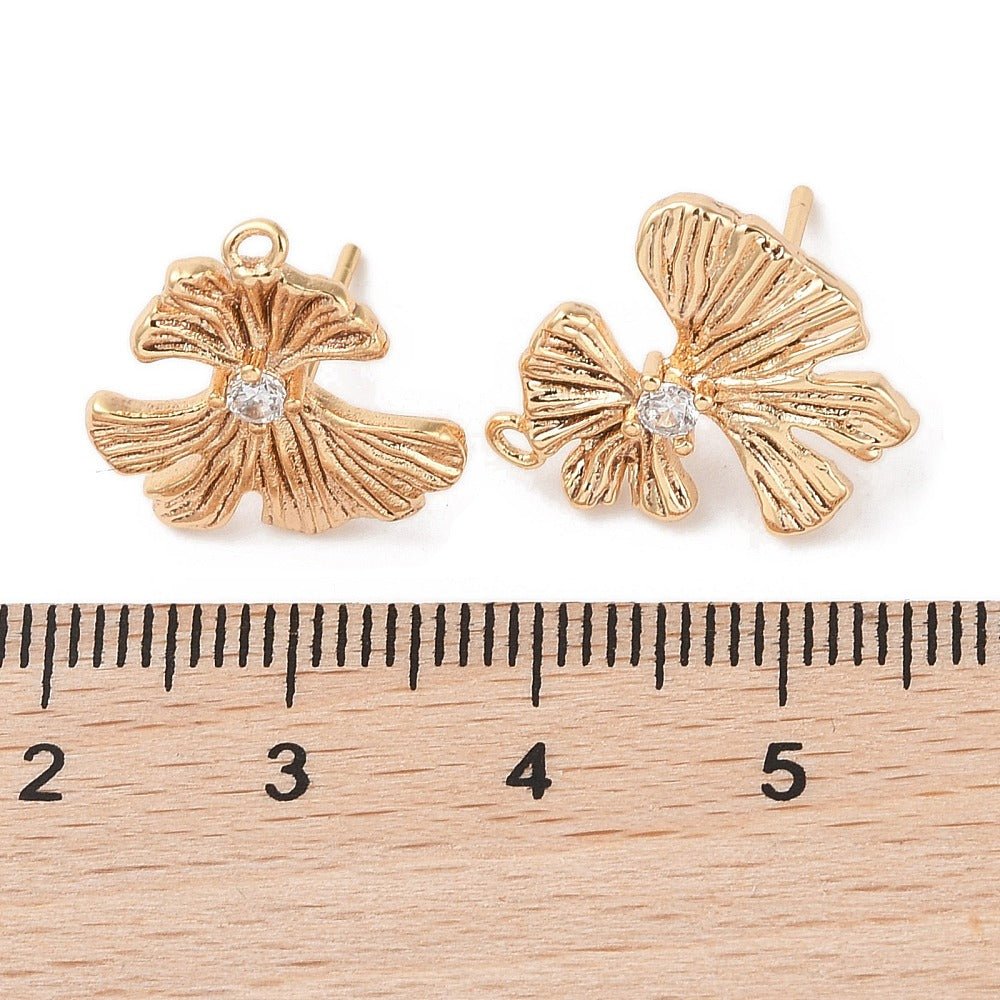 Blad Ørestikker Med Zirkonia – 18K Forgyldt Messing (17x15,5mm) - Uniq Perler - 119093