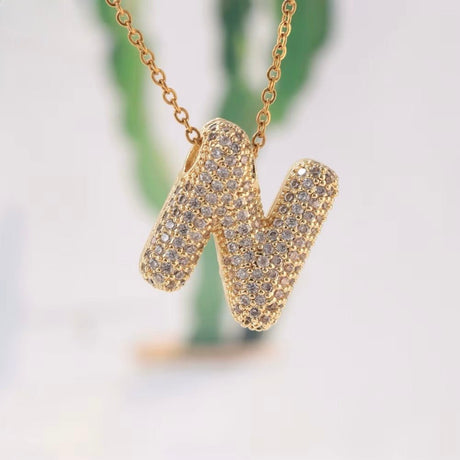 Bogstav Vedhæng Med Zirkonia - Flere forskellige – 18K Forgyldt Messing (22mm) - Uniq Perler - 118316