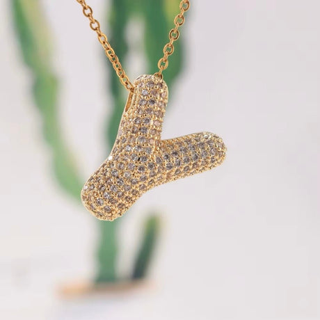 Bogstav Vedhæng Med Zirkonia - Flere forskellige – 18K Forgyldt Messing (22mm) - Uniq Perler - 118325