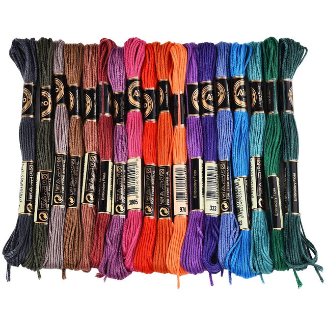Broderigarn – Farve Mix, Polyester (0,5mm) 18 Dukker, 8m. - Uniq Perler - 126199