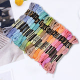 Broderigarn i Polyester – 6 - Trådet, Mix Farver (18 Dukker, 8m) - Uniq Perler - 