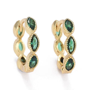 Hoops with Green Zirconia – Durable 18K Gold-plated (15.5x13.5mm) - Uniq Perler - 115211