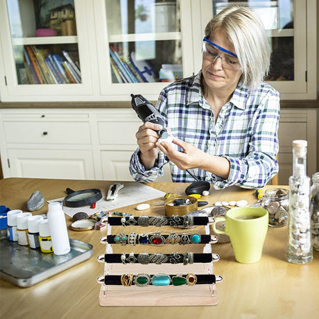 Display Til Fingerringe – Træ Og Sort Imiteret Læder (21,5x21x12cm) - Uniq Perler - 0001489008