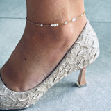 DIY Vandfast Ankelkæde – Stålfarvet Kæde & Hvide Perler - Uniq Perler - 8466788