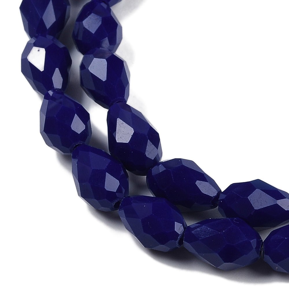 Dråbeformede Glasperler – Opaque Midnatsblå, Facetterede (8x6mm), 51 cm. - Uniq Perler - 125795