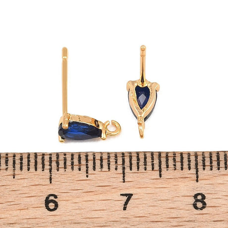 Dråbeformede Ørestikkere Med Blå Zirkonia – 18K Forgyldt Messing (8,5x4,5mm) - Uniq Perler - 125759