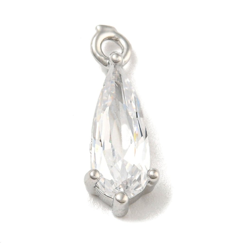 Dråbeformet Vedhæng – Langtidsholdbar Platinbelagt Messing med Kubiske Zirkonia (14x5.5x3mm) - Uniq Perler - 118538