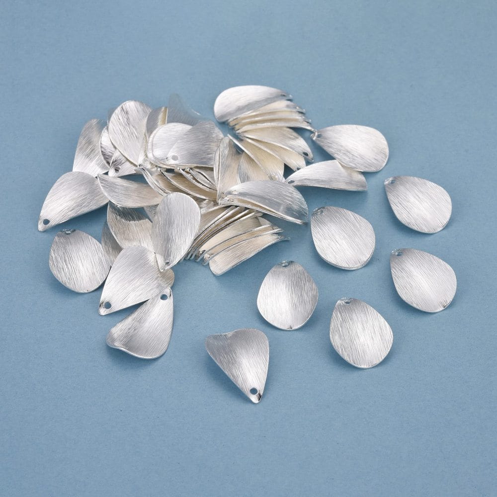 Dråbeformet Vedhæng - 925 Sterling Sølvbelagt Messing (20mm, 6 stk.) - Uniq Perler - 115681