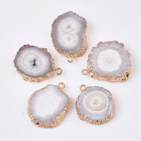 Druzy Agat Vedhæng, Hvid/Gylden - Uniq Perler - 3356446