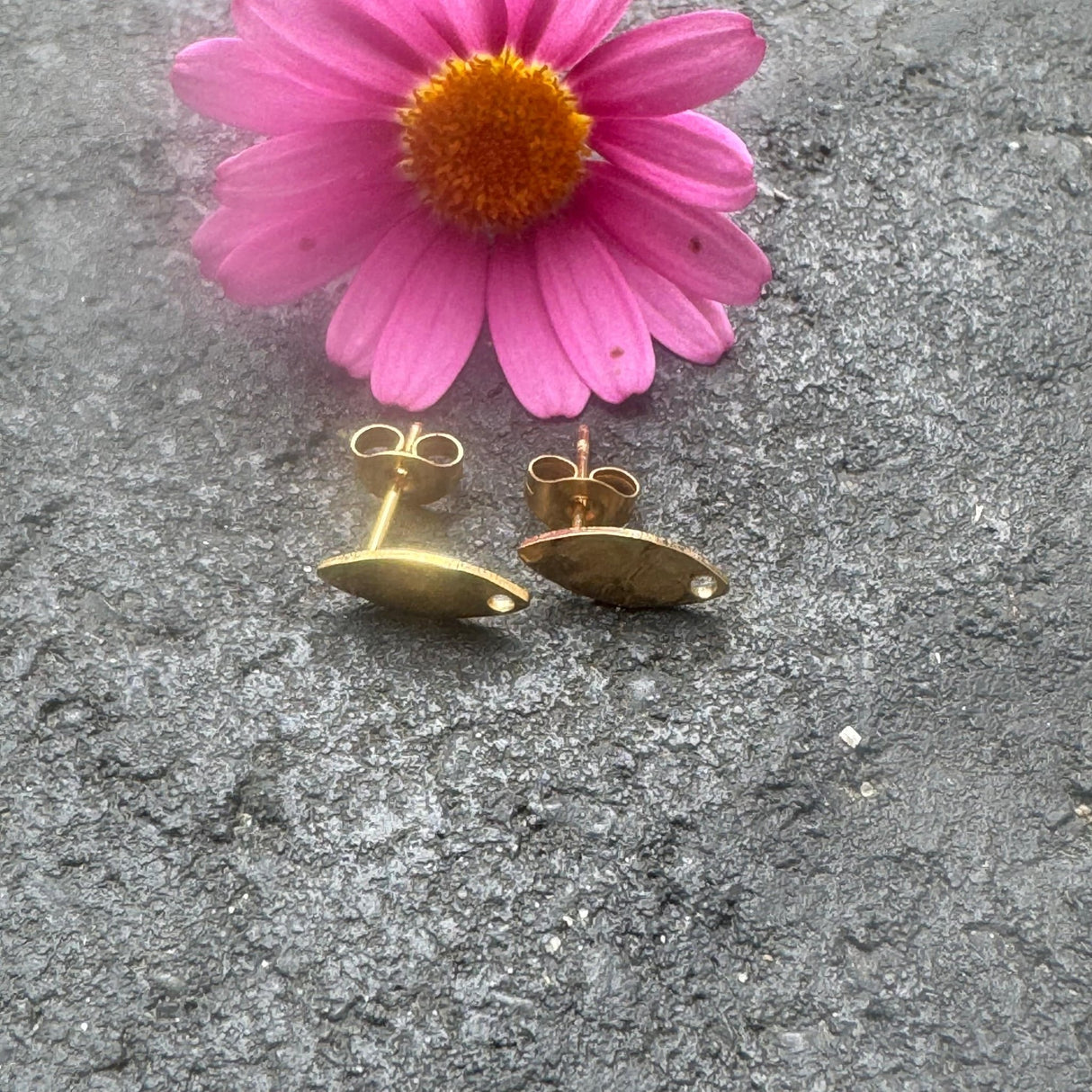 Eye Ørestikkere, Forgyldt Stål, 12x5mm - Uniq Perler - 805703