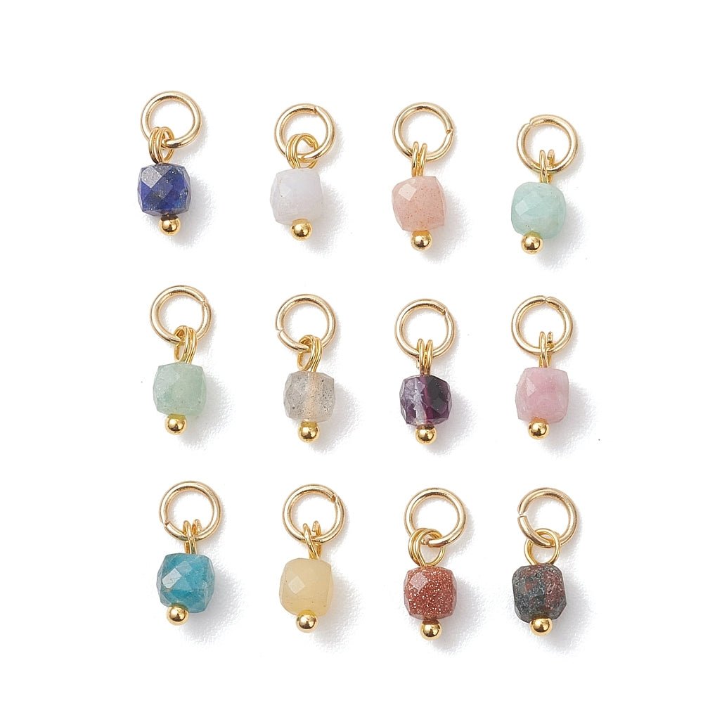 Facettierte Anhänger – Mix Edelsteine mit Vergoldet Stahlanhänger (10 Stk) - Uniq Perler - 