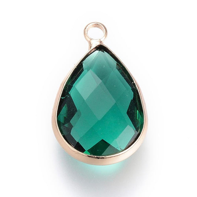 Facetteret Glas Vedhæng – Dråbe Grøn med Messing Ophæng (14mm) 2 stk. - Uniq Perler - 