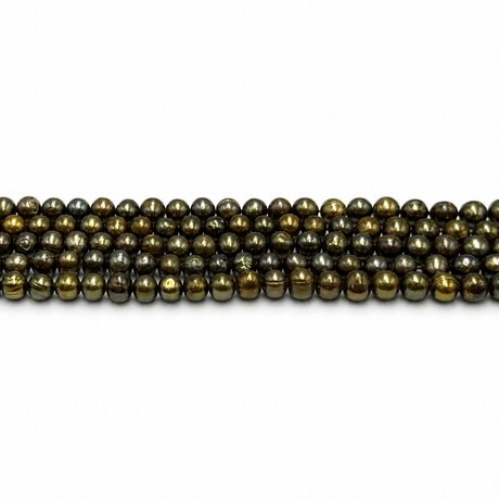 Farvede Ferskvandsperler - Grøn (5-6x5,8mm) - Uniq Perler - 9621111