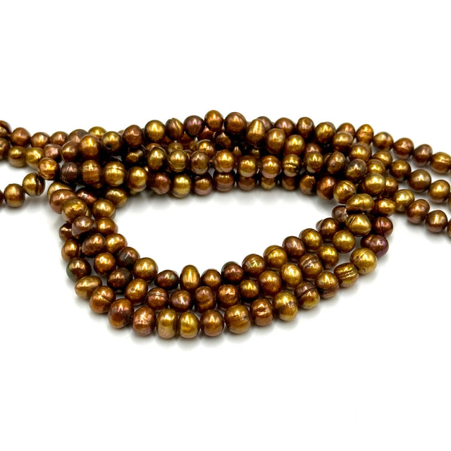 Farvet Ferskvandsperler, Gylden Brun, 5 - 6mm - Uniq Perler - 832933