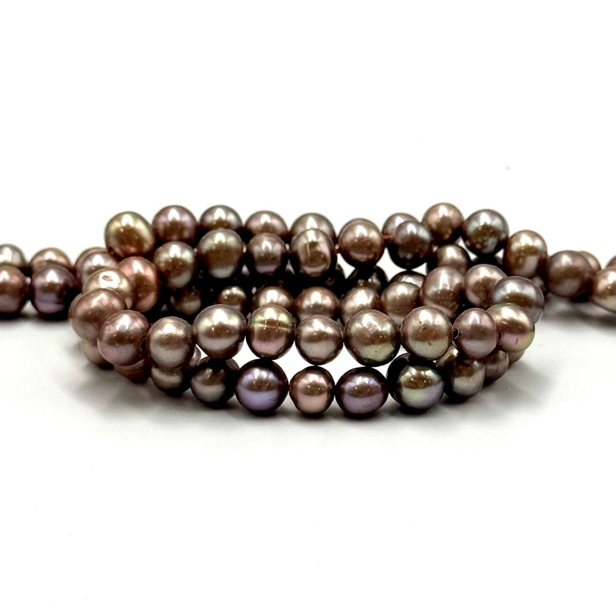 Farvet Ferskvandsperler, Gylden Brun, 5 - 6mm - Uniq Perler - 8411356