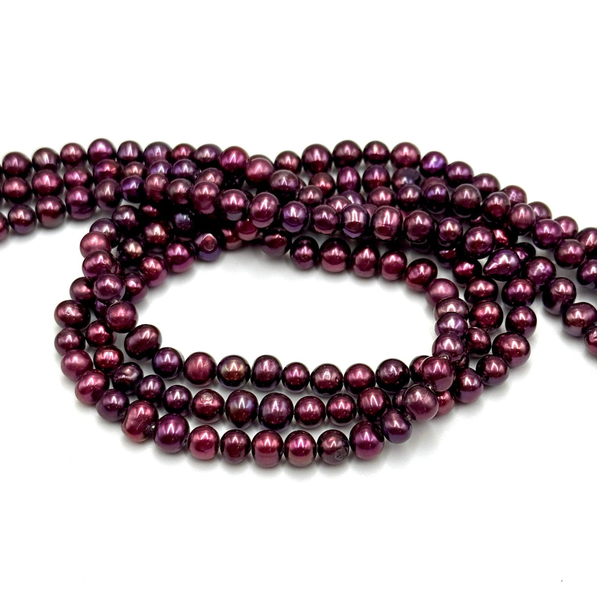 Farvet Ferskvandsperler, Lilla, 5 - 6mm - Uniq Perler - 814373