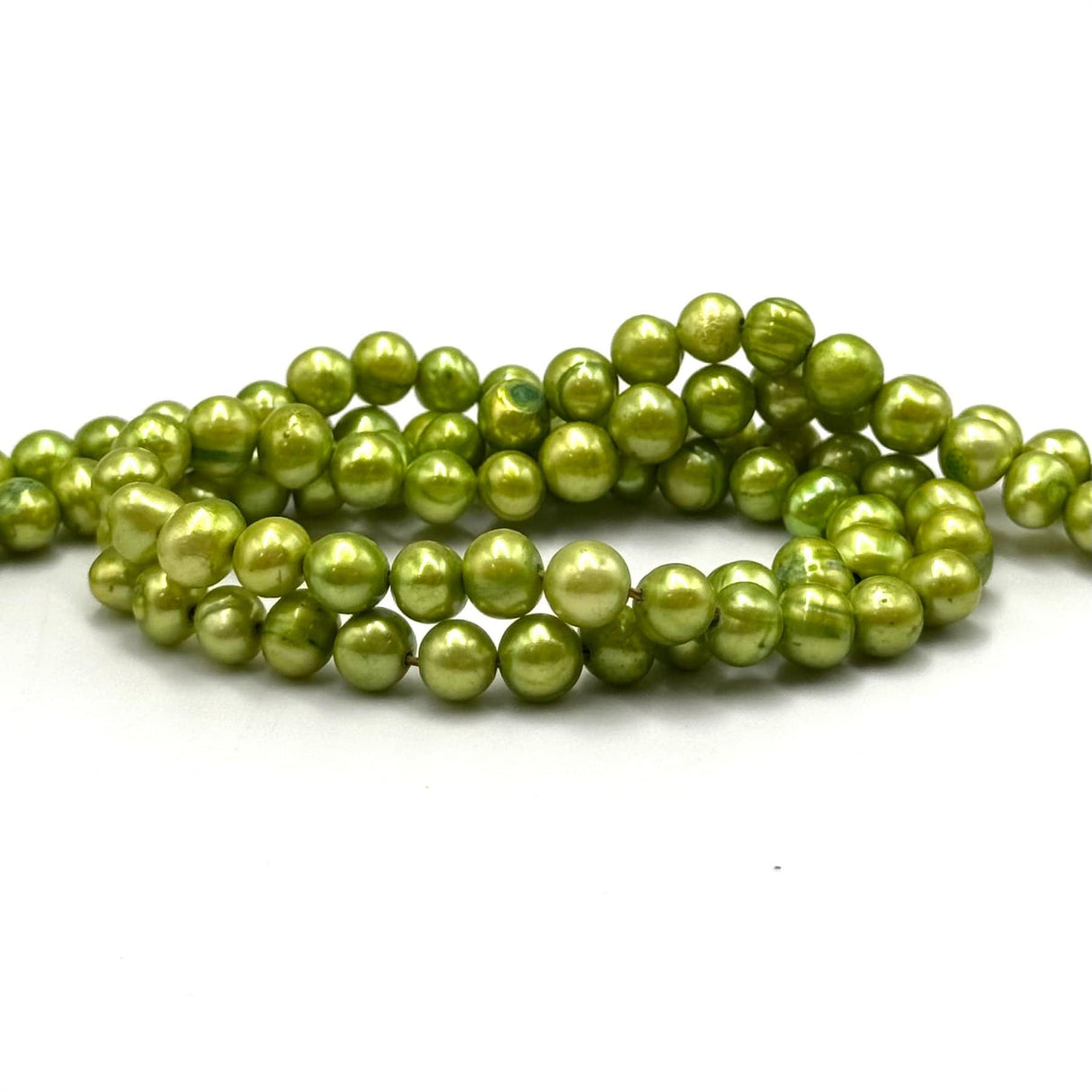 Farvet Ferskvandsperler, Lime Grøn, 5 - 6 - Uniq Perler - 466778