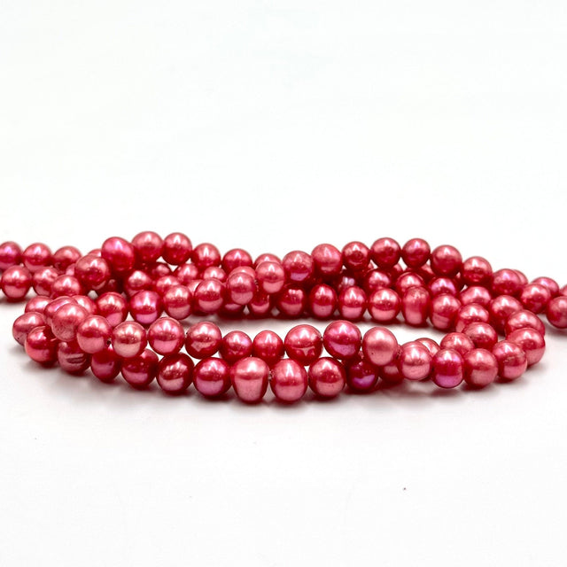 Farvet Ferskvandsperler, Mørk Pink, 5 - 6mm - Uniq Perler - 997766