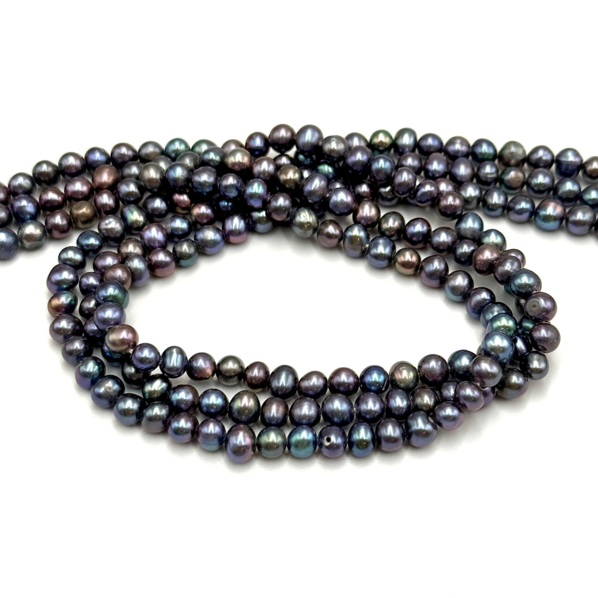 Farvet Ferskvandsperler, Peacock, 5 - 6mm - Uniq Perler - 293639