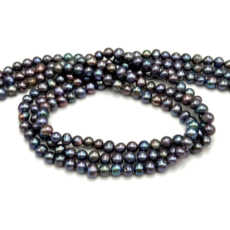 Farvet Ferskvandsperler, Peacock, 5 - 6mm - Uniq Perler - 293639