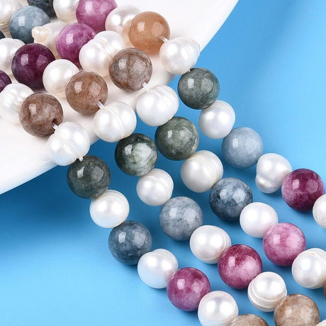 Farvet Naturlig Hvid Jade & Ferskvandsperler – Runde/Patato Perler (8~9mm, Streng) - Uniq Perler - 