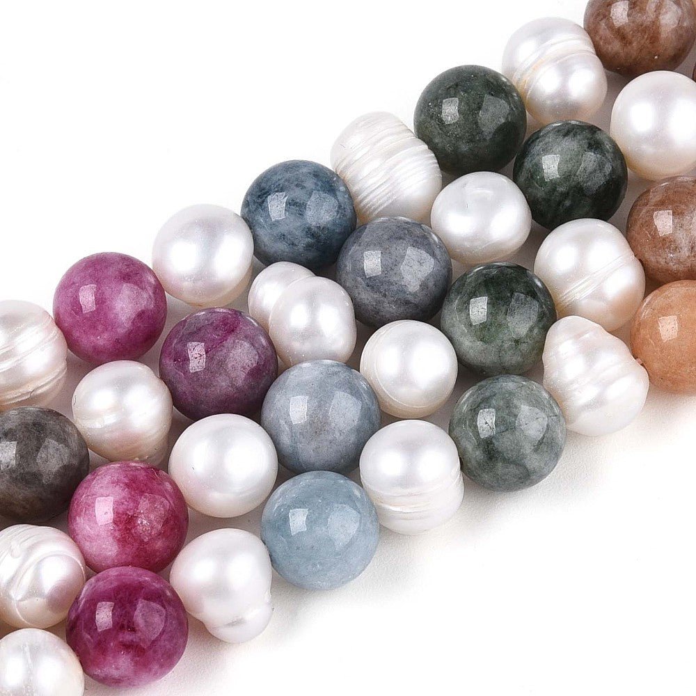 Farvet Naturlig Hvid Jade & Ferskvandsperler – Runde/Patato Perler (8~9mm, Streng) - Uniq Perler - 