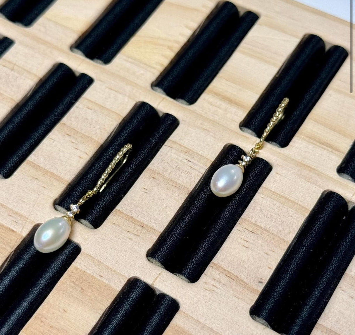 Ferskvandsperle, Topboret/Anboret, (7 - 7,5mm) - Uniq Perler - 00765