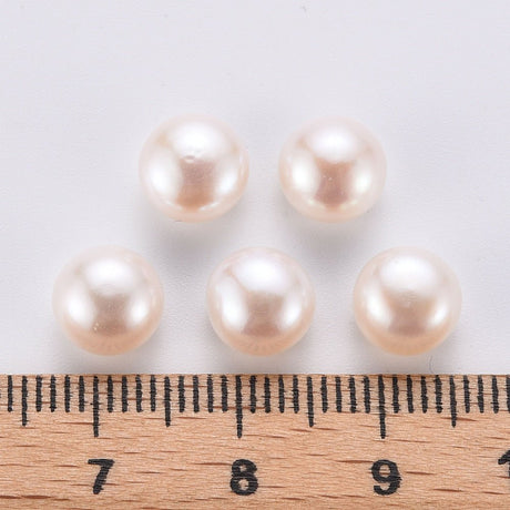 Ferskvandsperler – Halvborede, Halvrunde, Hvide (8~8,5x6mm) 2 stk. - Uniq Perler - 123062