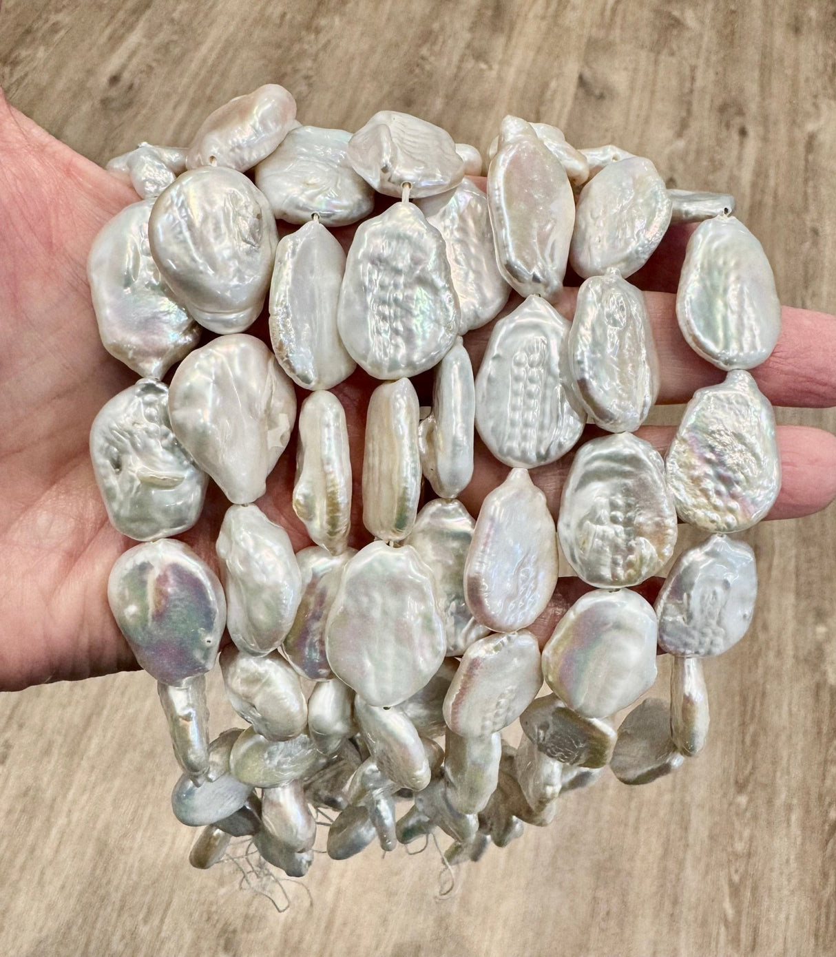 Ferskvandsperler – Hvid, Barok Let Dråbeformet, Grade AA (17 - 18mm) - Uniq Perler - 0000013591