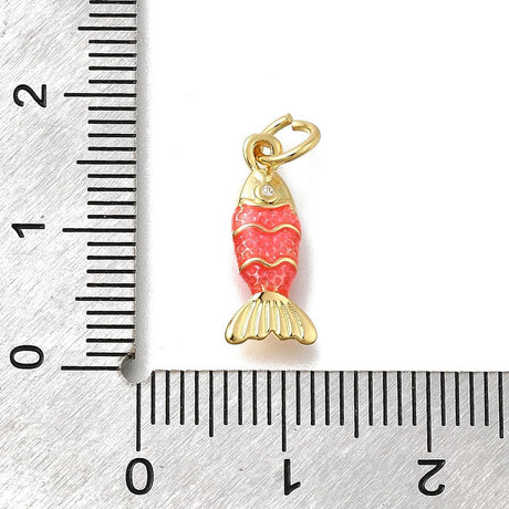 Fisk Vedhæng Med Rhinsten – Rød Emalje, Messing (15x6,5x3mm) - Uniq Perler - 120978