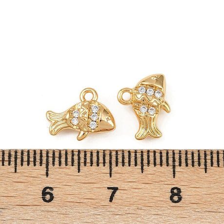 Fisk Vedhæng Med Zirkonia – 18K Forgyldt Messing (9x11x4,5mm) 2 stk. - Uniq Perler - 121505