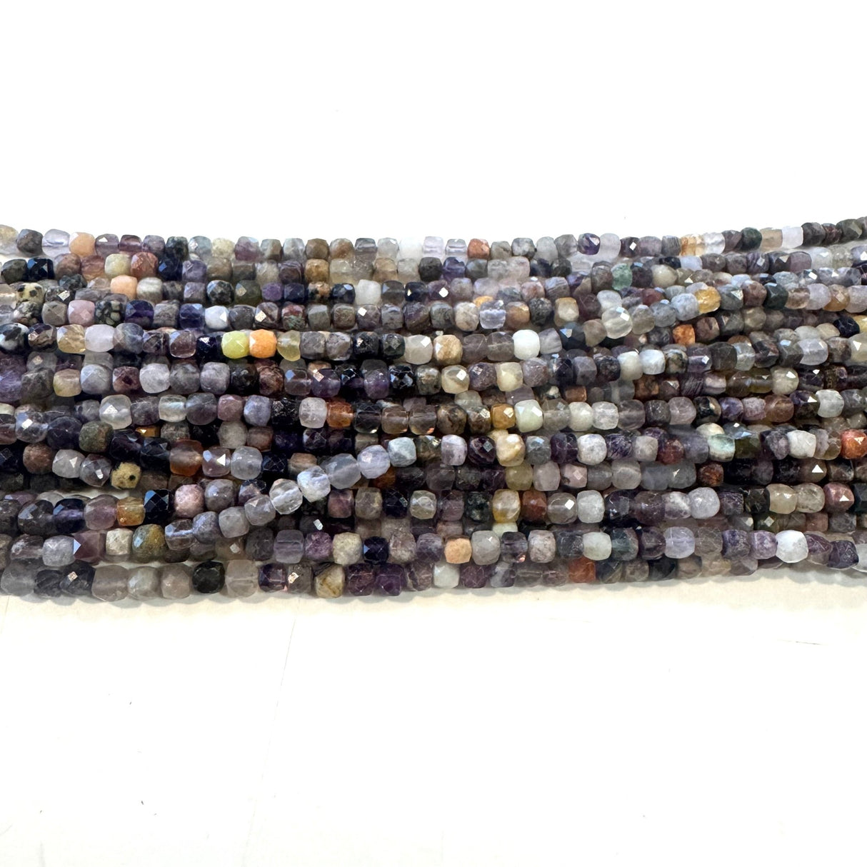 Fluorit Perler – Facetterede Terninger, Naturlige (4–5mm) - Uniq Perler - 116760