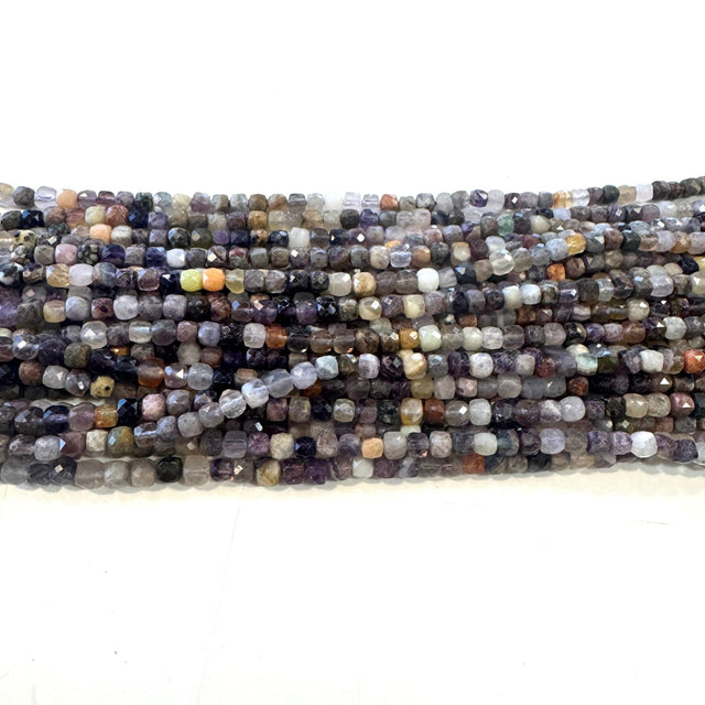 Fluorit Perler – Facetterede Terninger, Naturlige (4–5mm) - Uniq Perler - 116760