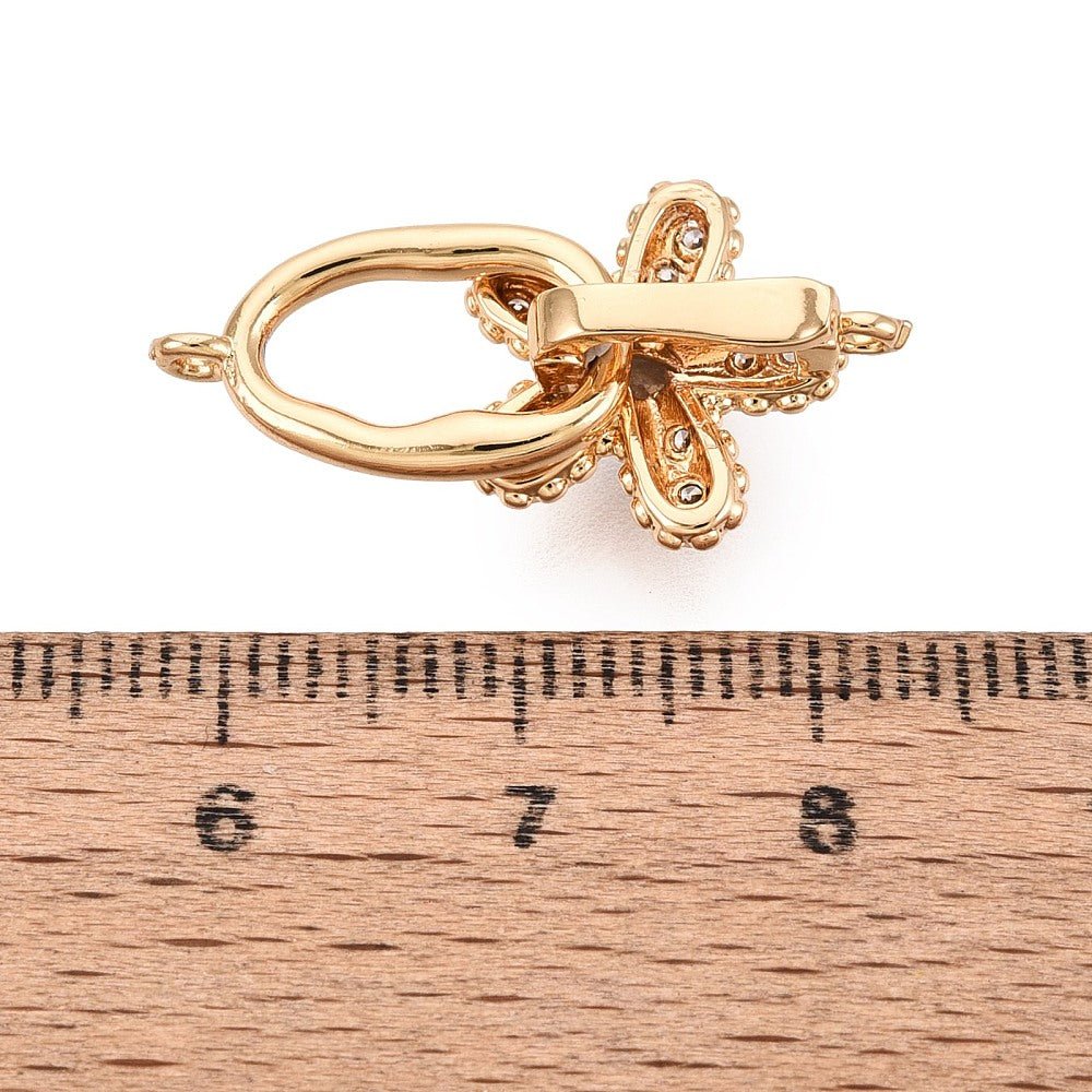 Foldelås Med Zirkonia – Blomst og Dråbe, 18K Forgyldt Messing (25,5mm) - Uniq Perler - 121247