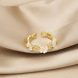 Forgyldt Justerbar Ring Med Blomster og Zirkonia - Uniq Perler - 114679