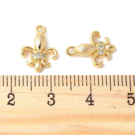 Fransk Lilje Vedhæng Med Zirkonia Sten, Langtidsholdbar Forgyldt, 12,5x9,5mm - Uniq Perler - 180029