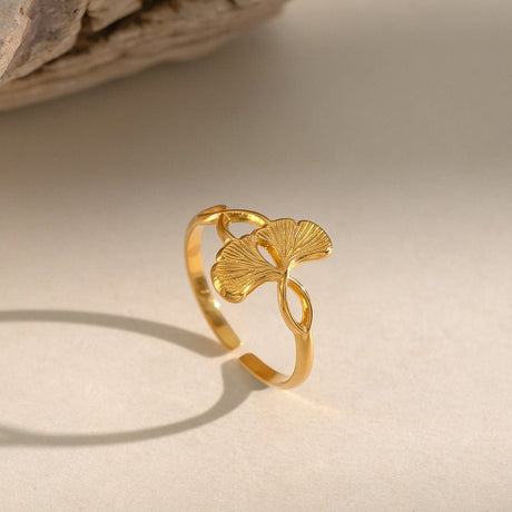 Ginkgo Blad Ring – 18K Forgyldt Stål (13,5mm) - Uniq Perler - 123990