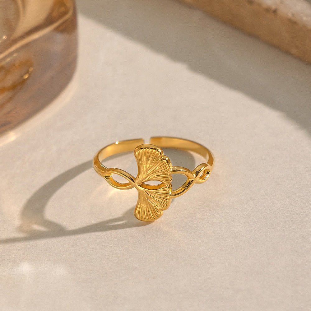 Ginkgo Blad Ring – 18K Forgyldt Stål (13,5mm) - Uniq Perler - 123990