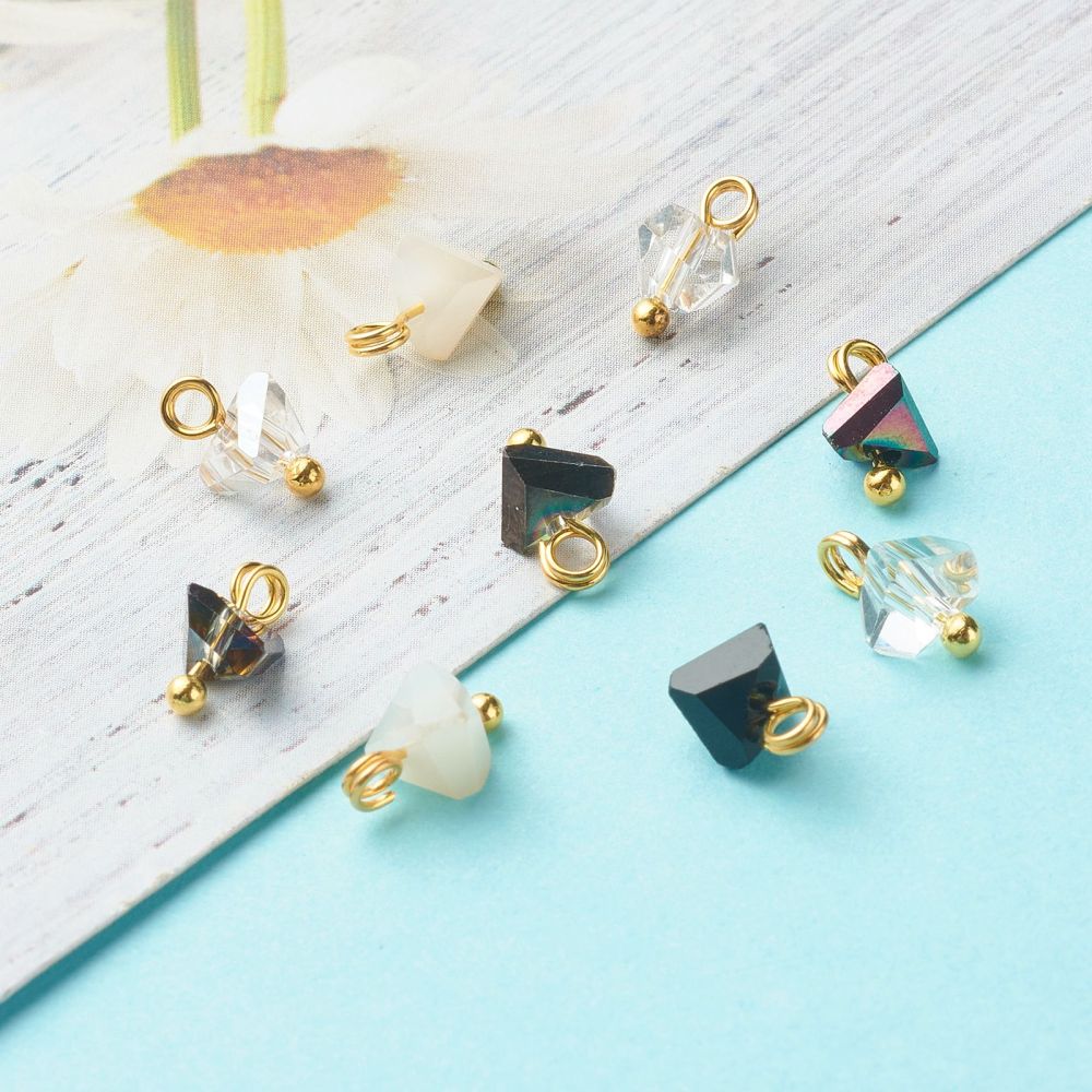 Glas Vedhæng – Sort/grå/klar, Trekantform (8x6x4,5mm) 8 stk - Uniq Perler - 