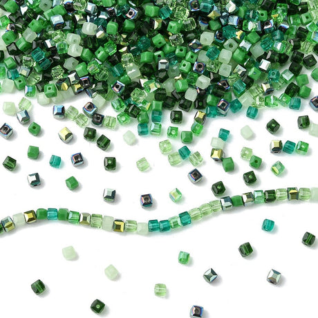 Glasperler – Grøn Mix, Kube Formet (4x4mm) 500 Stk - Uniq Perler - 115139