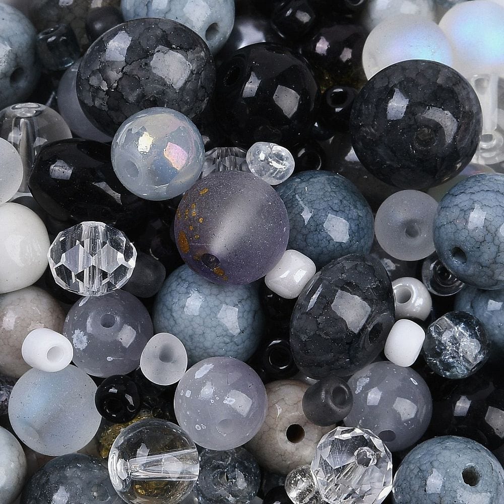 Glasperler Mix - Grå, Mix Størrelser og Modeller (2 - 13mm) 100g - Uniq Perler - 114555