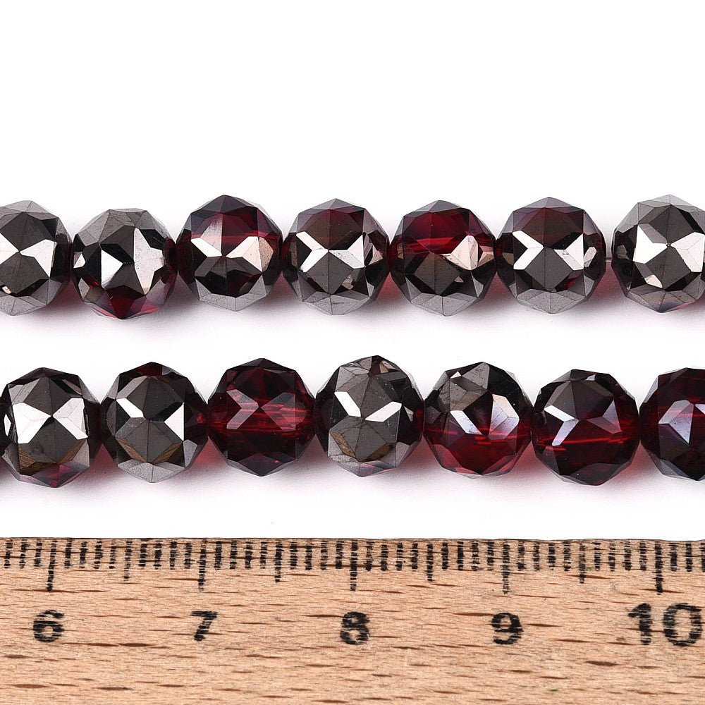 Glasperler – Mørkerød, Facetterede, Runde (8x7mm) - Uniq Perler - 125797