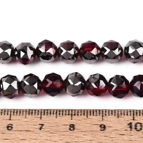Glasperler – Mørkerød, Facetterede, Runde (8x7mm) - Uniq Perler - 125797