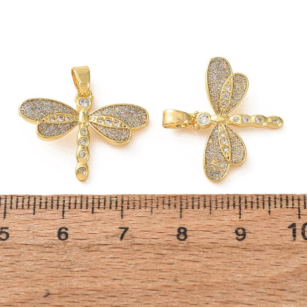 Guldsmed Vedhæng Med Zirkonia Og Emalje – Langtidsholdbar 18K Forgyldt Messing (17,5x22,5mm) - Uniq Perler - 125734