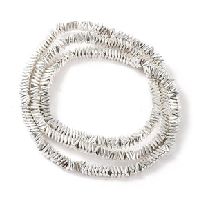 Hematite – Silver-plated, Twisted Edged, Faceted (3x3x1mm) - Uniq Perler - 113195