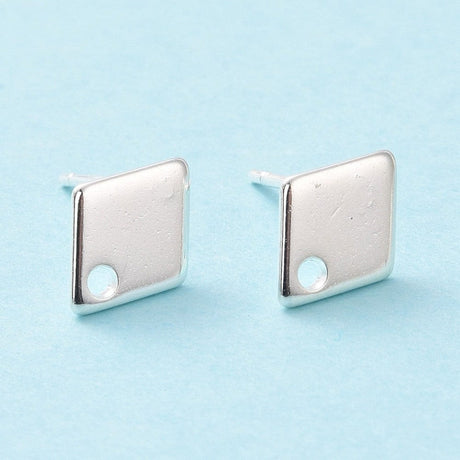 Harlekin Formet Stål Ørestikkere, Sterling Sølv Belagt, 9x7mm - Uniq Perler - 14649